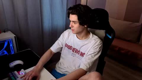 Snapshot of travisrivas chatting on May 2026 02:01:01 PM travisrivas online show from May 2026 02:01:01 PM