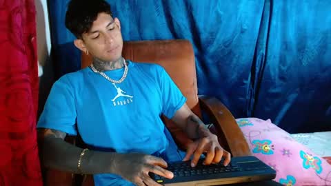 TRAV - INDEPENDENT MODEL online show from February 2025 08:31:01 PM