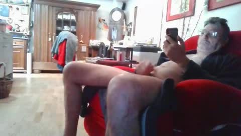 trebgeis1 online show from September 2025 05:02:02 AM