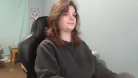 TreeJeanne online show from February 2025 01:11:02 PM