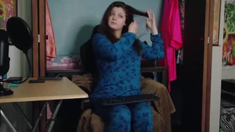 TreeJeanne online show from September 2025 09:59:02 PM