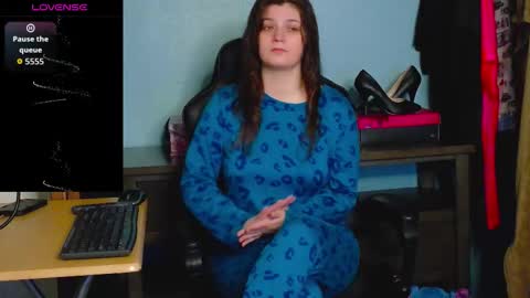 TreeJeanne online show from November 2025 01:27:01 AM