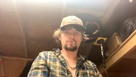 Snapshot of treeman817 chatting on April 2026 04:40:02 PM treeman817 online show from April 2026 04:40:02 PM