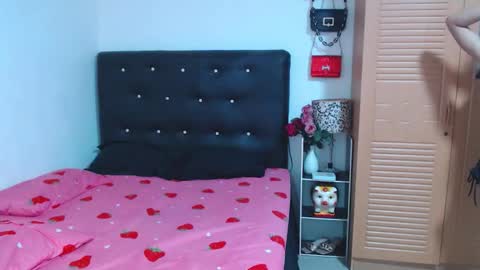 STEPHANiE online show from October 2025 02:59:01 AM