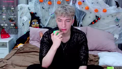 TrevorBenson online show from October 2025 04:20:02 AM