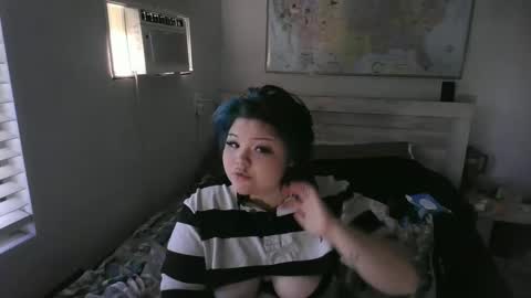 Snapshot of trhothoney chatting on September 2025 07:25:01 PM Trixie online show from September 2025 07:25:01 PM