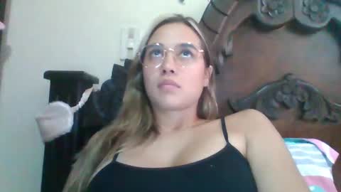 triana_bell online show from December 2024 09:35:01 PM