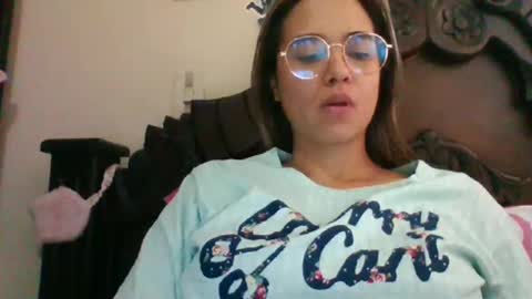 triana_bell online show from January 2025 05:37:02 PM