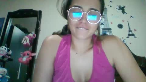 triana_bell online show from January 2025 01:50:01 AM