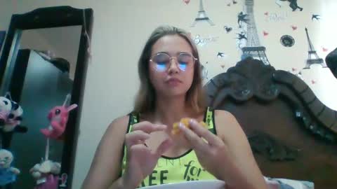 triana_bell online show from February 2025 09:01:02 PM