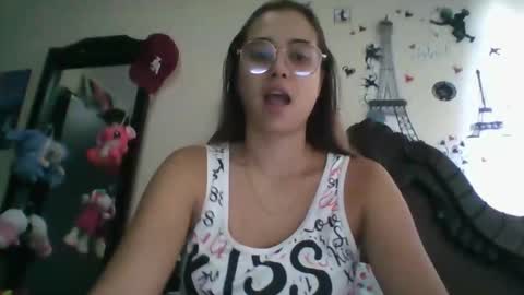 triana_bell online show from November 2025 06:50:02 PM
