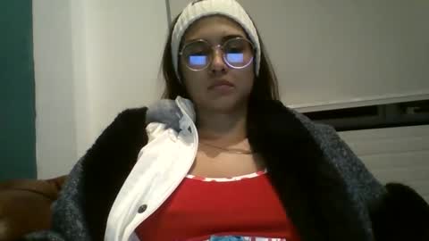 triana_bell online show from December 2025 01:32:01 AM