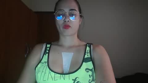 Snapshot of triana_bell chatting on February 2026 07:18:01 PM triana_bell online show from February 2026 07:18:01 PM
