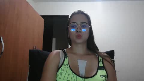 Snapshot of triana_bell chatting on February 2026 11:22:01 PM triana_bell online show from February 2026 11:22:01 PM