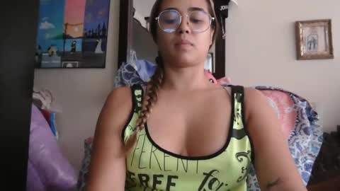 Snapshot of triana_bell chatting on February 2026 05:44:02 PM triana_bell online show from February 2026 05:44:02 PM