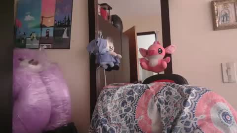 Snapshot of triana_bell chatting on April 2026 04:30:01 PM triana_bell online show from April 2026 04:30:01 PM