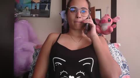 Snapshot of triana_bell chatting on April 2026 04:30:02 PM triana_bell online show from April 2026 04:30:02 PM