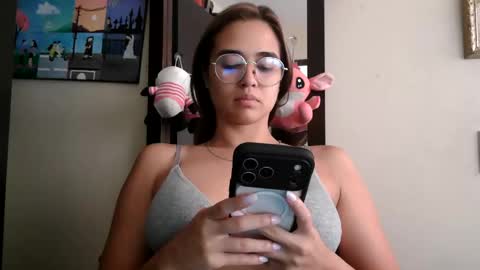 Snapshot of triana_bell chatting on June 2026 05:13:02 PM triana_bell online show from June 2026 05:13:02 PM
