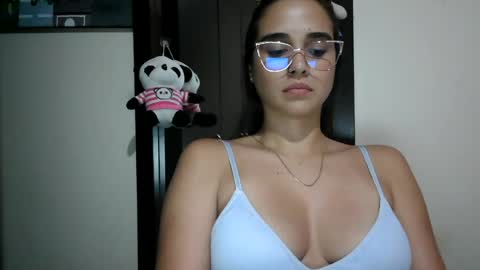 Snapshot of triana_bell chatting on July 2026 12:46:01 AM triana_bell online show from July 2026 12:46:01 AM