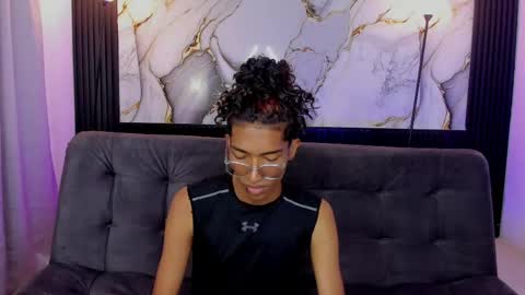 Snapshot of triiangel_latinboy chatting on June 2026 01:03:01 PM Johan online show from June 2026 01:03:01 PM