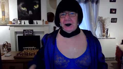 Snapshot of trinity1011 chatting on February 2026 08:12:02 AM trinity1011 online show from February 2026 08:12:02 AM