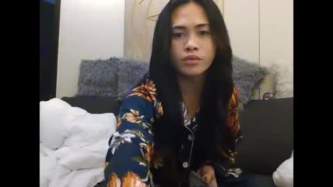 Trishia00 online show from December 2025 02:37:01 PM