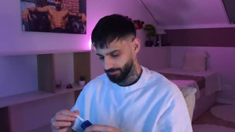 Snapshot of tristangreyaura chatting on February 2026 07:06:01 AM Trystan Grey online show from February 2026 07:06:01 AM