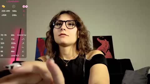 trixibell online show from October 2025 04:10:01 AM