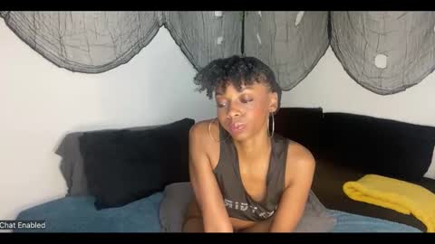 trixie_luv online show from September 2025 04:19:02 PM