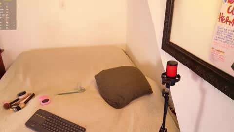 trixx_01 online show from November 2025 11:36:02 PM