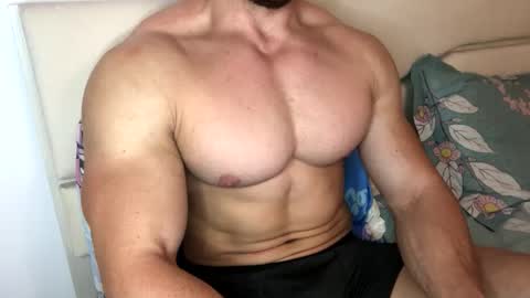 Troncq online show from September 2025 07:40:02 PM