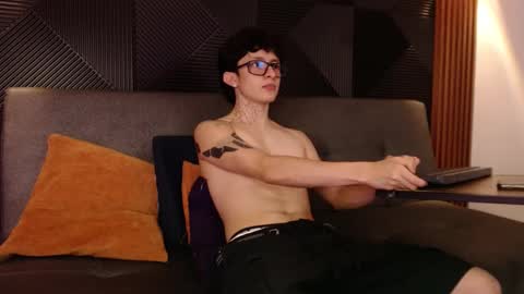 Troy online show from March 2025 08:56:01 PM