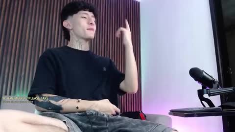 Troy online show from October 2025 07:43:01 PM