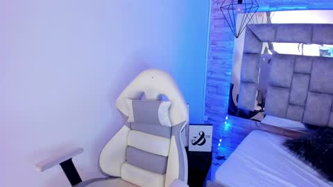   online show from December 2024 03:22:01 PM