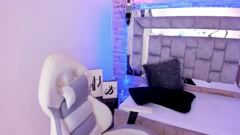   online show from December 2024 02:54:02 PM