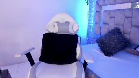   online show from January 2025 03:04:02 PM