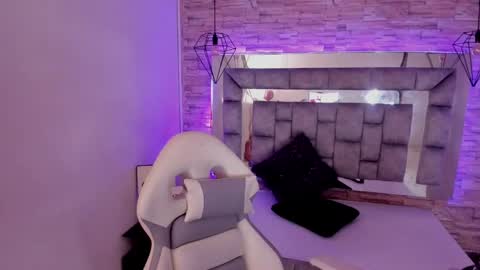   online show from January 2025 02:53:02 PM