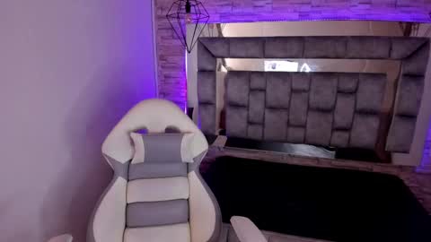   online show from January 2025 07:53:02 PM