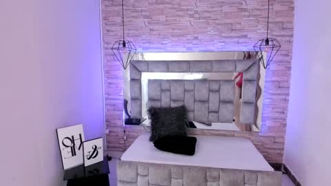   online show from February 2025 12:11:02 PM