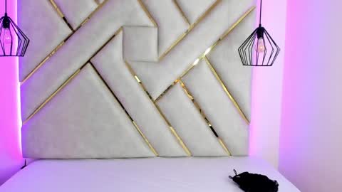   online show from February 2025 12:37:01 PM