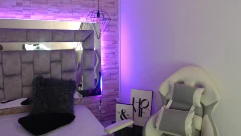   online show from February 2025 12:14:02 PM