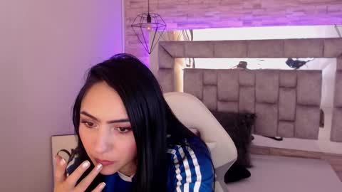   online show from February 2025 02:57:02 PM