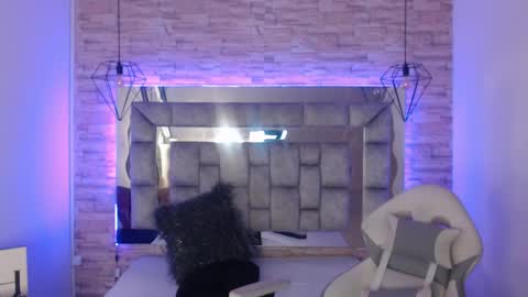   online show from February 2025 11:43:01 AM