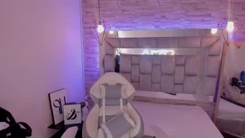   online show from March 2025 12:04:02 PM