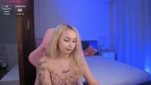 Lana online show from November 2025 05:43:01 AM