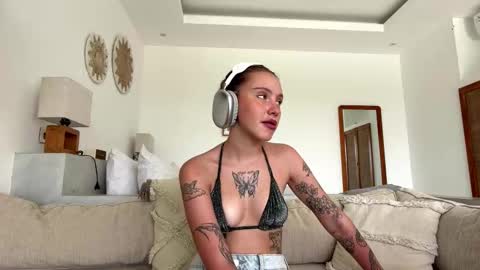 Snapshot of trulamorella chatting on February 2026 05:11:02 AM Mia online show from February 2026 05:11:02 AM