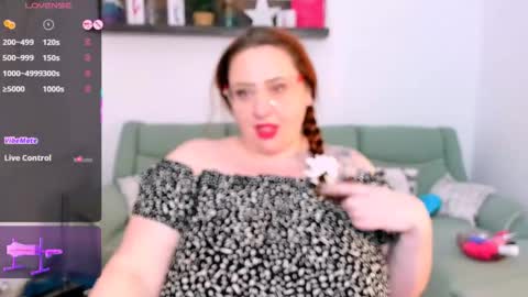 Adelle online show from April 2026 07:59:01 PM