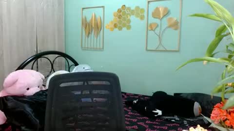 SHENA  online show from November 2025 06:25:01 AM