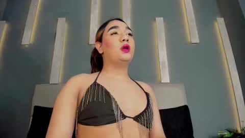  C H L O E online show from February 2026 08:43:01 PM