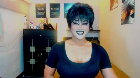 Snapshot of tsmamahmerslove chatting on May 2026 09:22:01 PM Nicoleeee online show from May 2026 09:22:01 PM